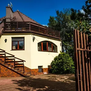 villa-37b-bed-and-breakfast.warsawhotelspoland.com/